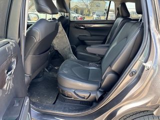 2022 Toyota Highlander Hybrid Limited - Interior Rear Seat Image